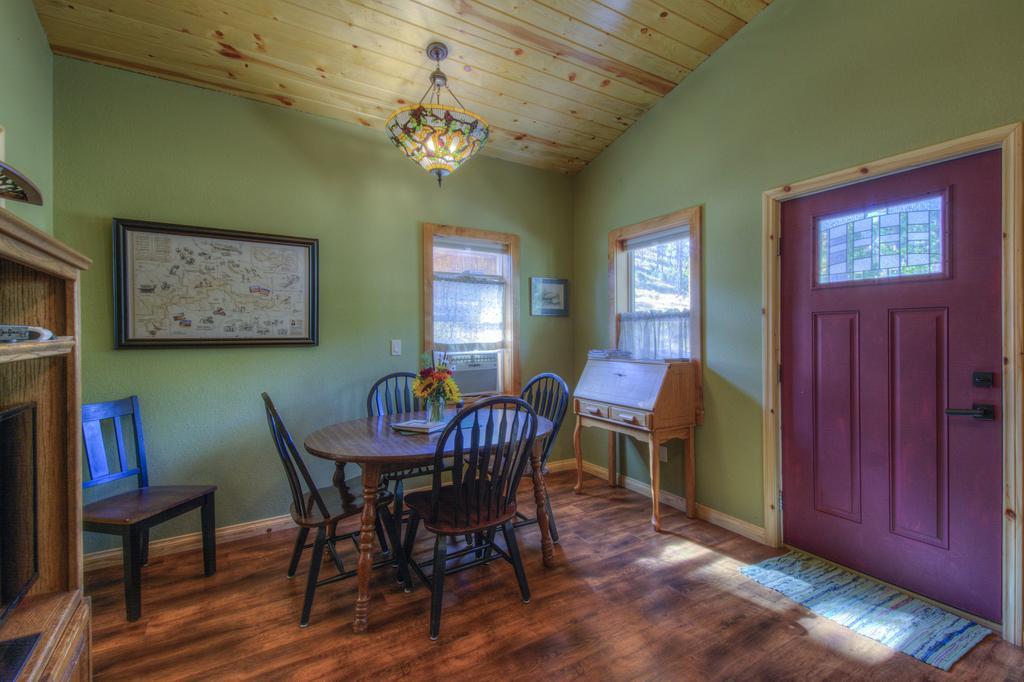 Вілла Yak Ridge Cabins And Farmstead By Mount Rushmore Кістон Екстер'єр фото