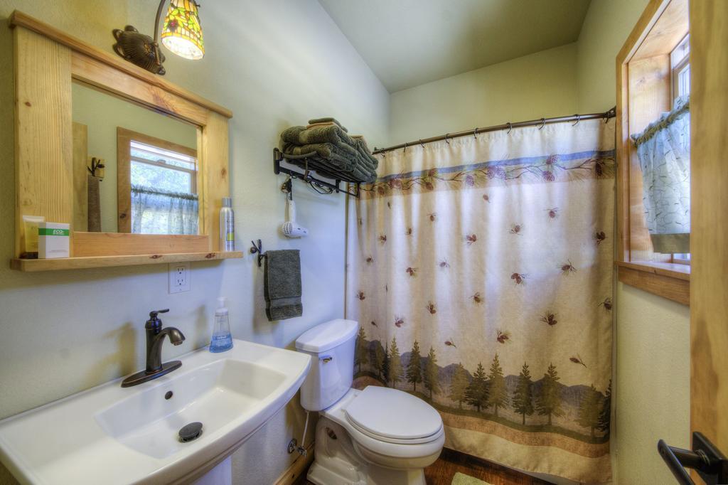 Вілла Yak Ridge Cabins And Farmstead By Mount Rushmore Кістон Екстер'єр фото