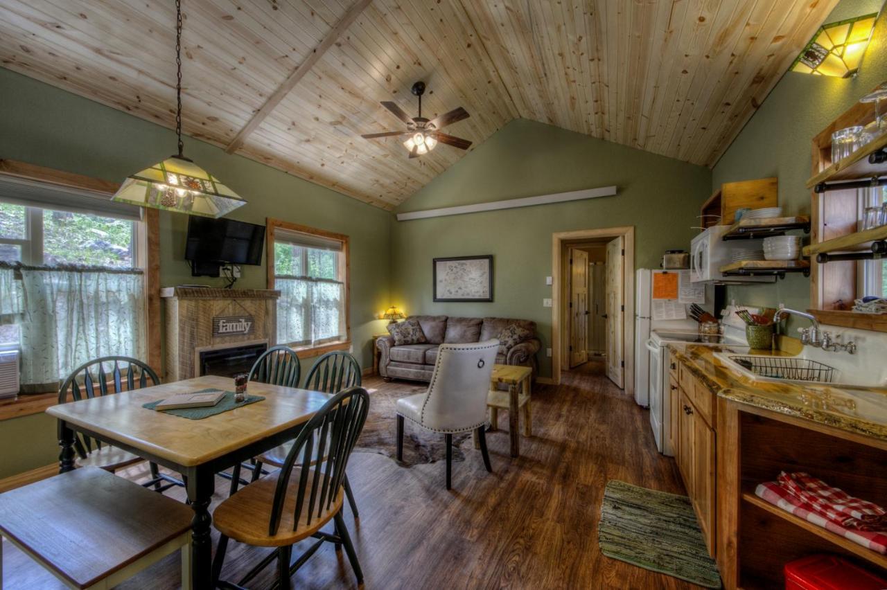 Вілла Yak Ridge Cabins And Farmstead By Mount Rushmore Кістон Екстер'єр фото